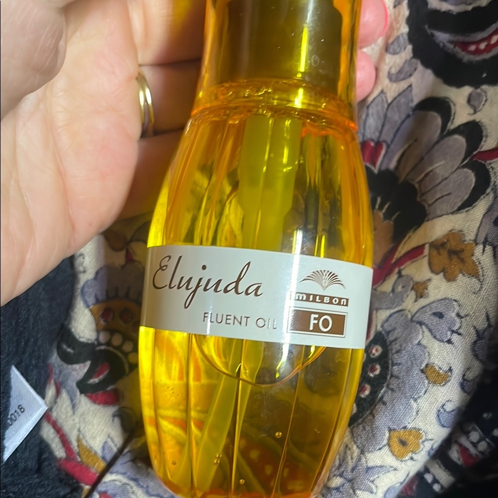 Elujuda fluent oil - Japanese hair oil.